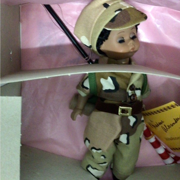 Madame Alexander Bonnie Blue #1305 - Picture 3 of 5